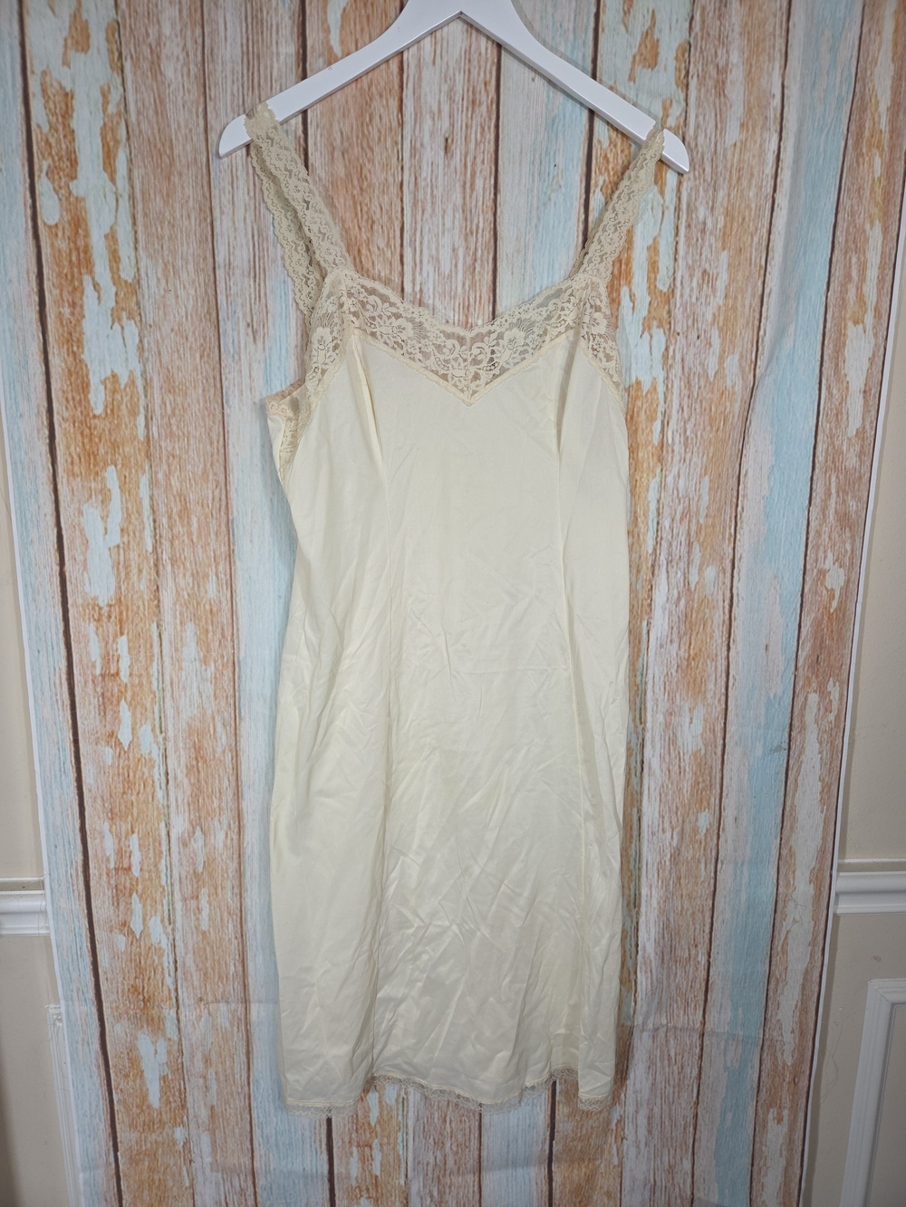 Wonder Maid Vintage Women’s Lace Trim Slip Dress - Cream. Size 38 Style 2924